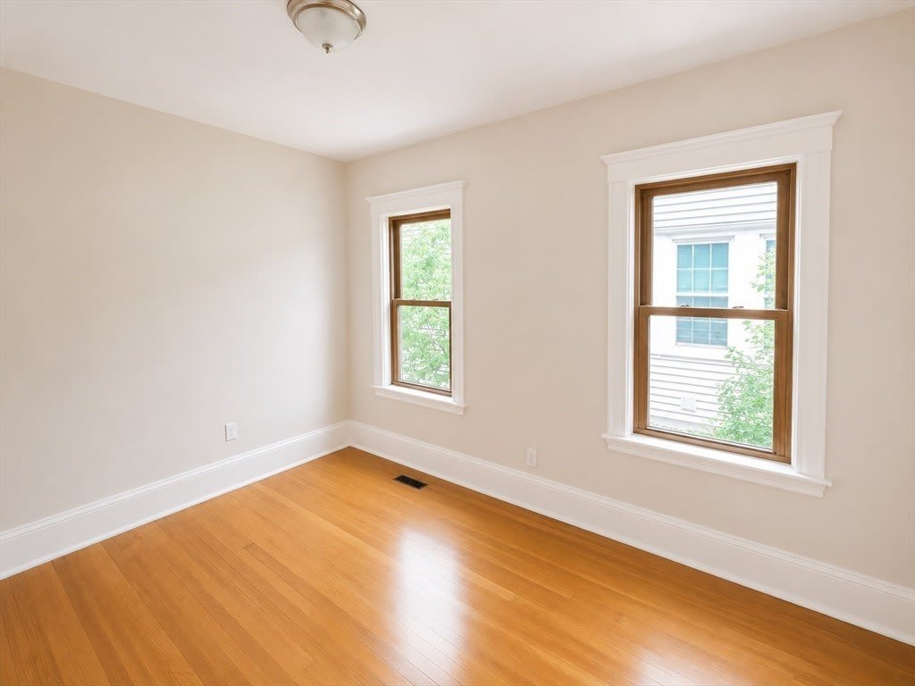 9 Bradford Ave – photo 5