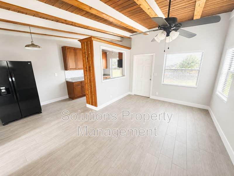 1606 S Miramar Ave – photo 4