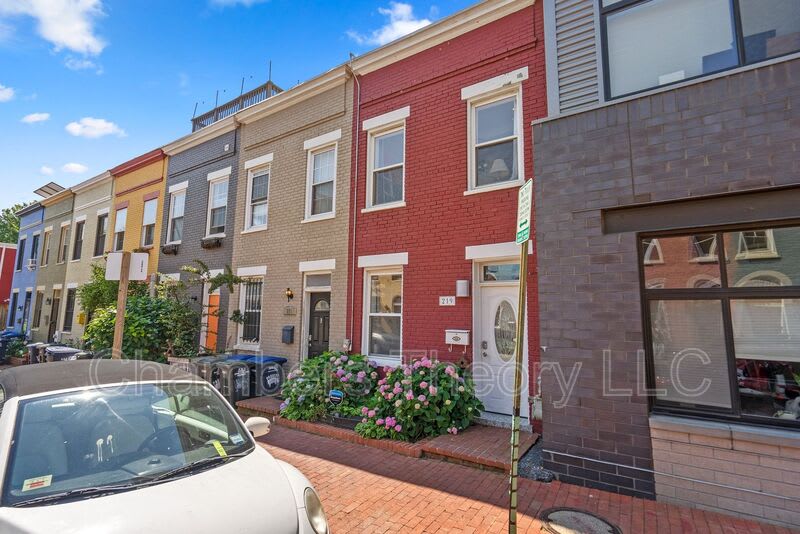 219 Parker St. NE – photo 4