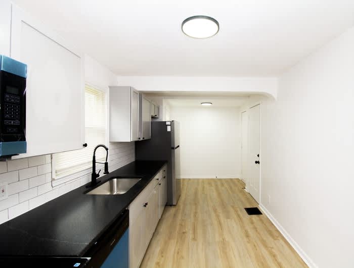 9107 Charlotte Street – photo 3