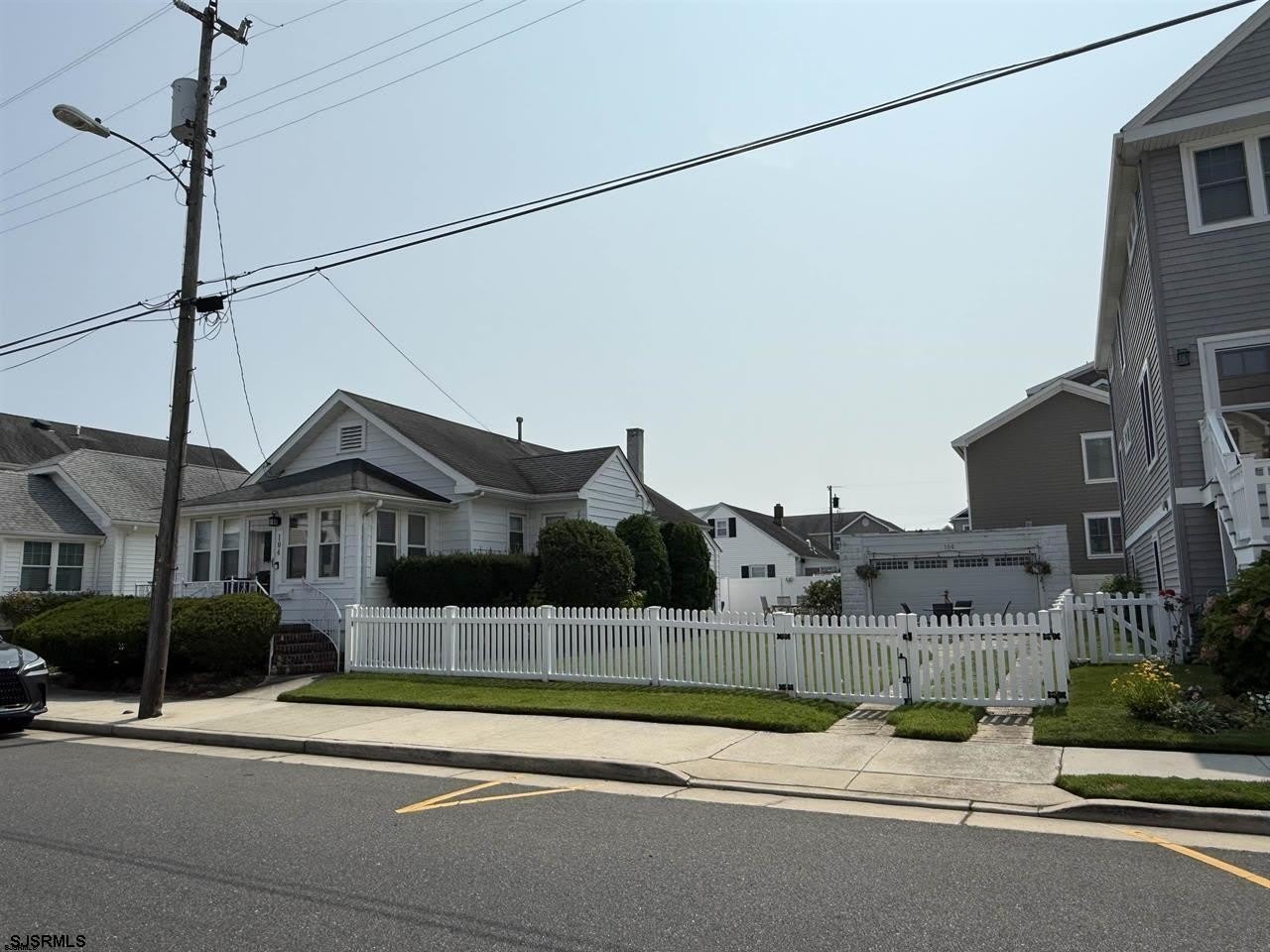 104 N 35th Ave – photo 4