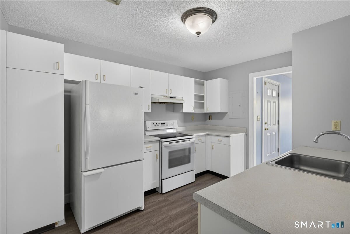75 Redwood Drive – photo 3