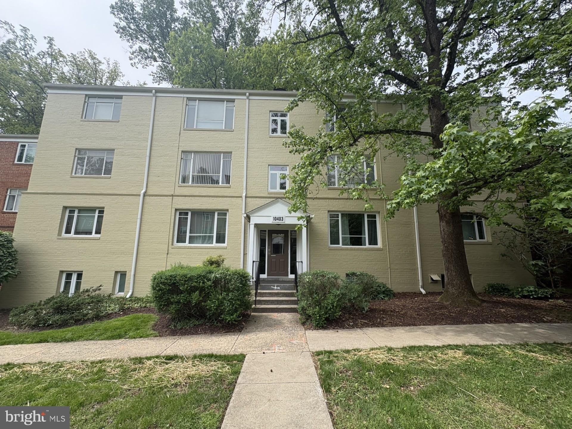 10403 MONTROSE Avenue – photo 2