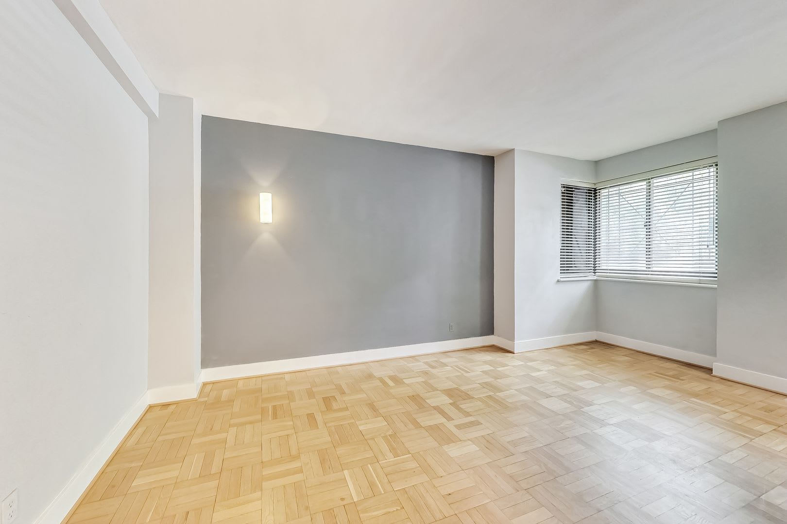 Stylish 1 Bedroom Condo In Foggy Bottom – photo 3
