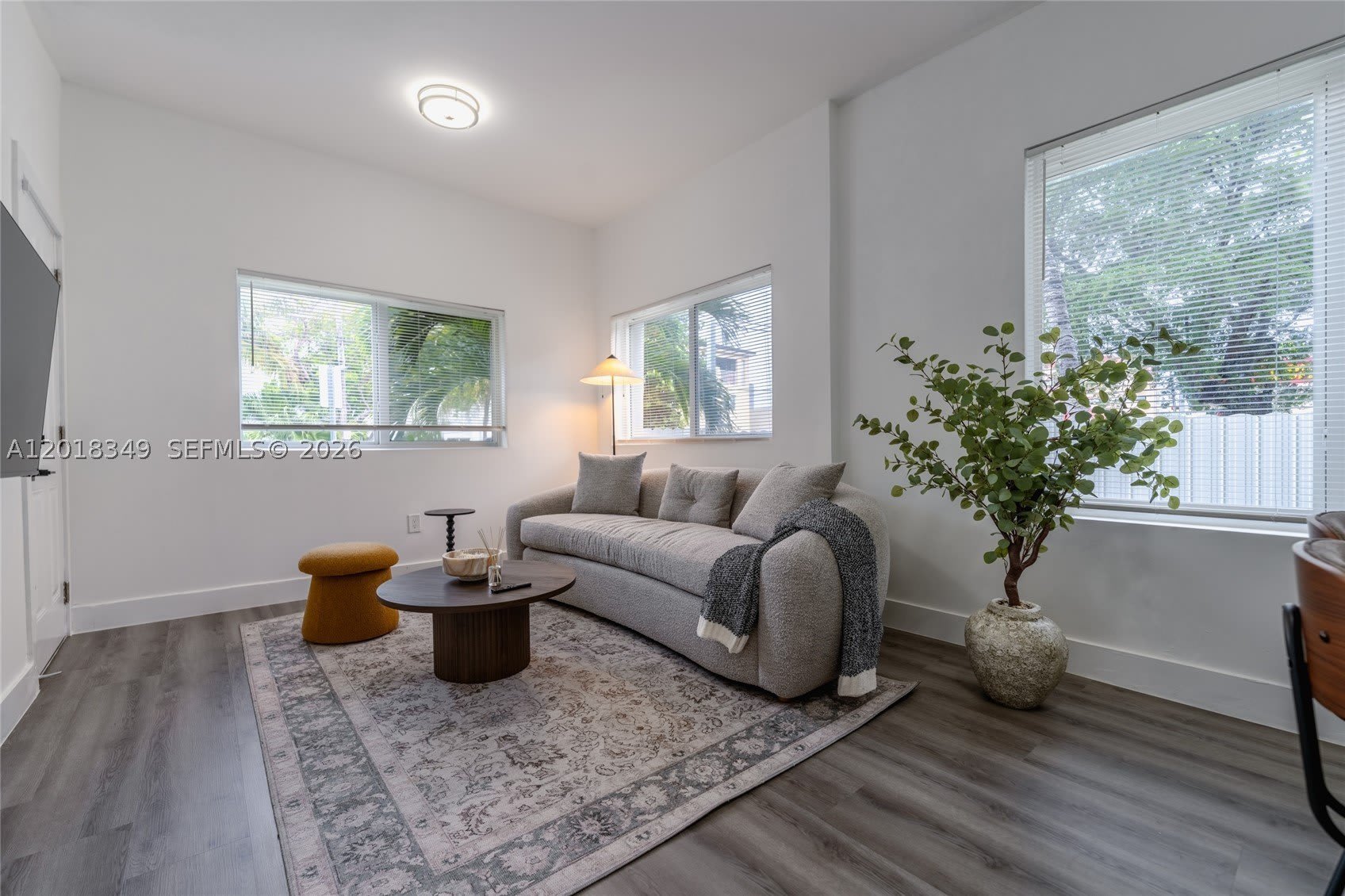 44 Nw 10Th Ave – photo 4