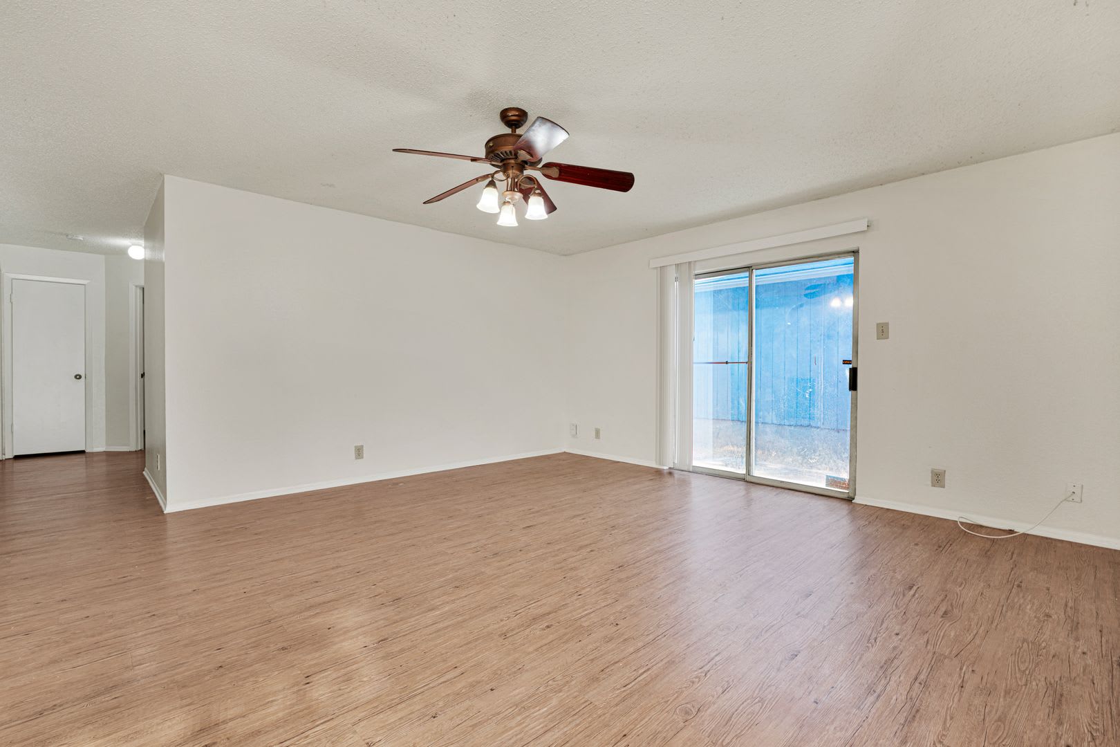 Charming 3Br 2Ba Home Near Utsa 13343 Pecan Glade – photo 4