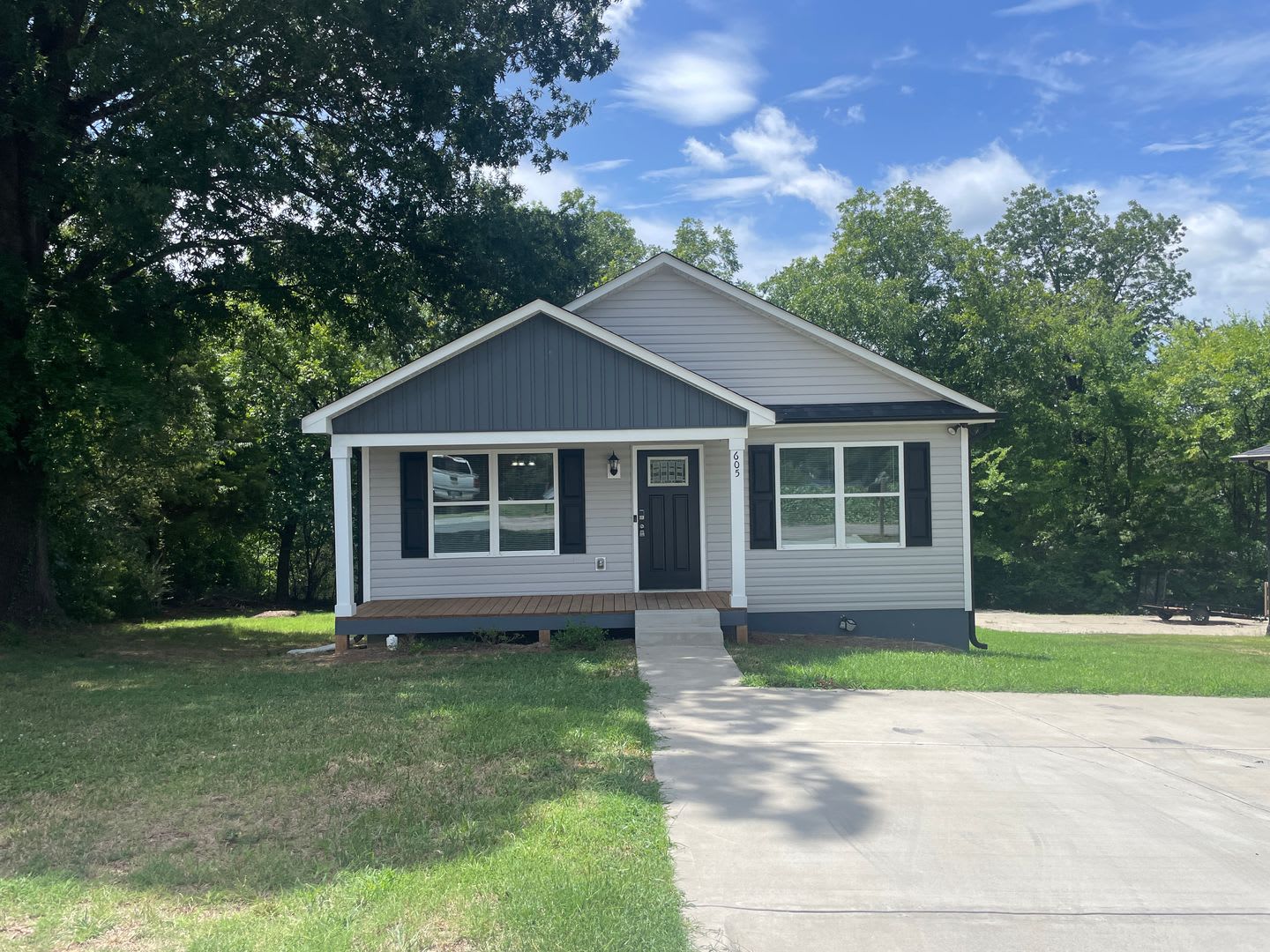 Modern 3BR Bungalow in Kannapolis – photo 1