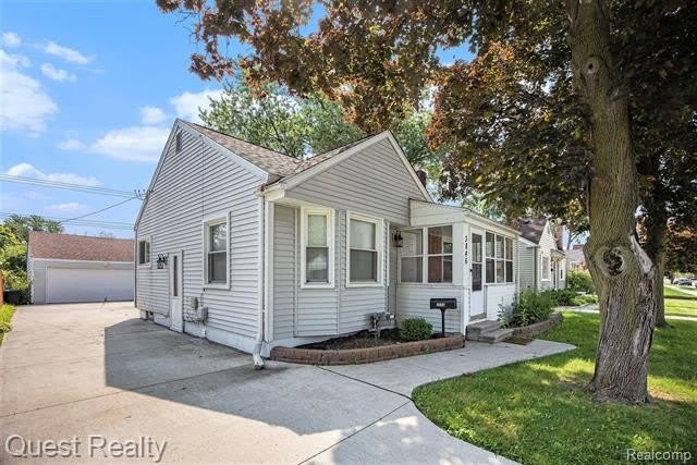 3846 Prairie Avenue – photo 2