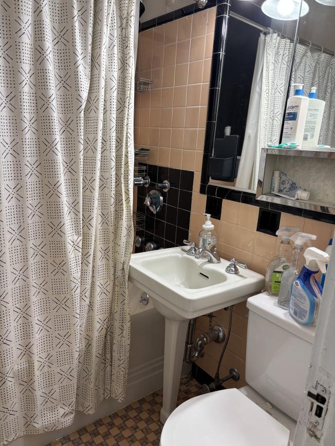 8 Garrison St. – photo 5