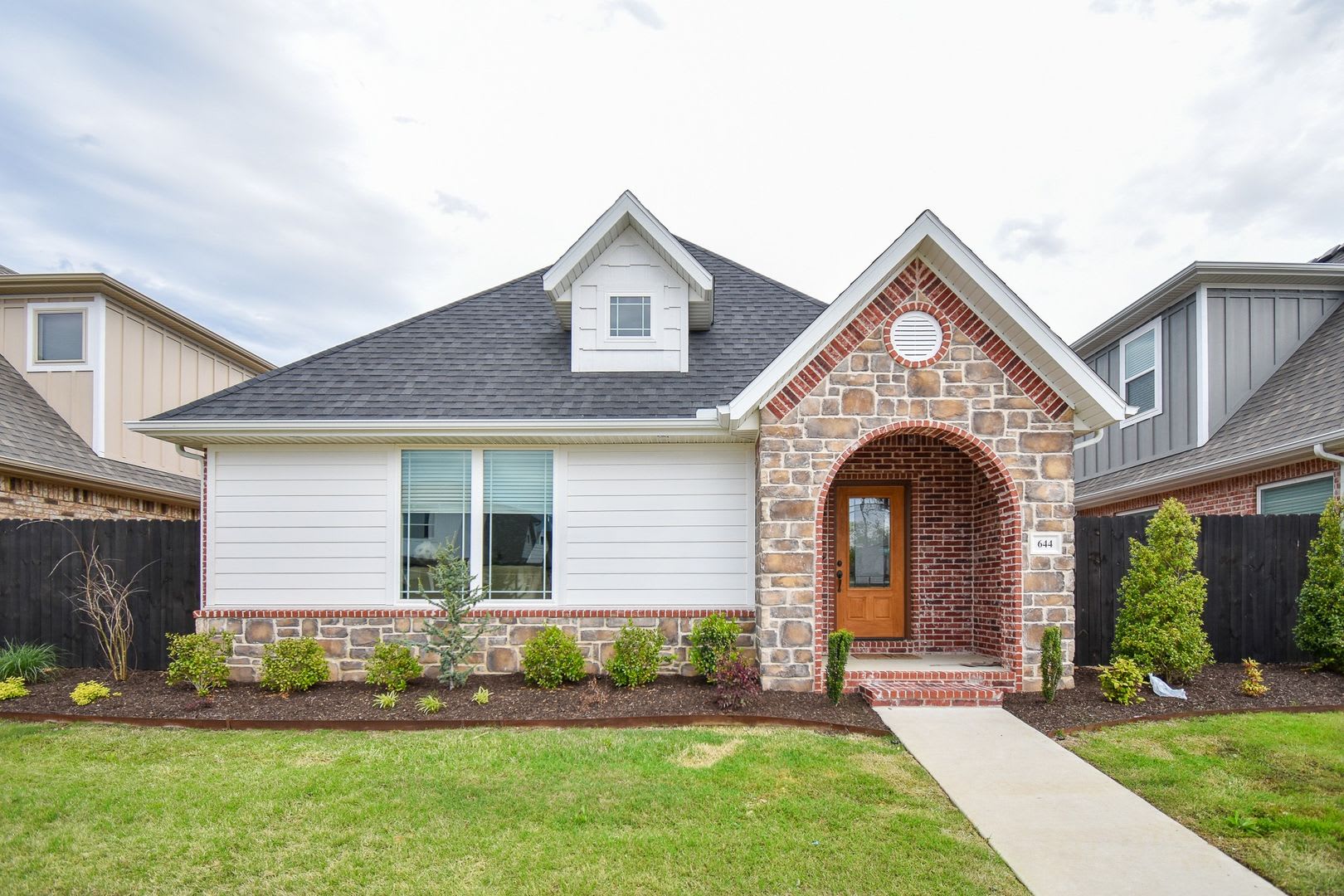 Luxurious 4 Bedroom, 3.5 Bathroom Home In Fayetteville, AR – photo 1