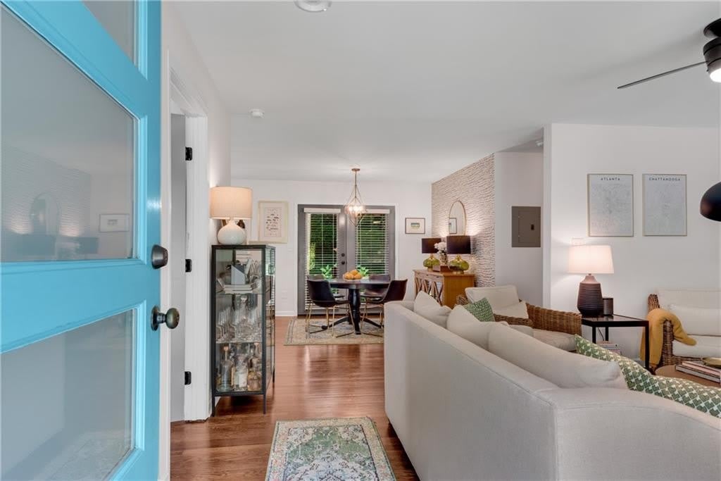 2481 McCurdy Way – photo 2