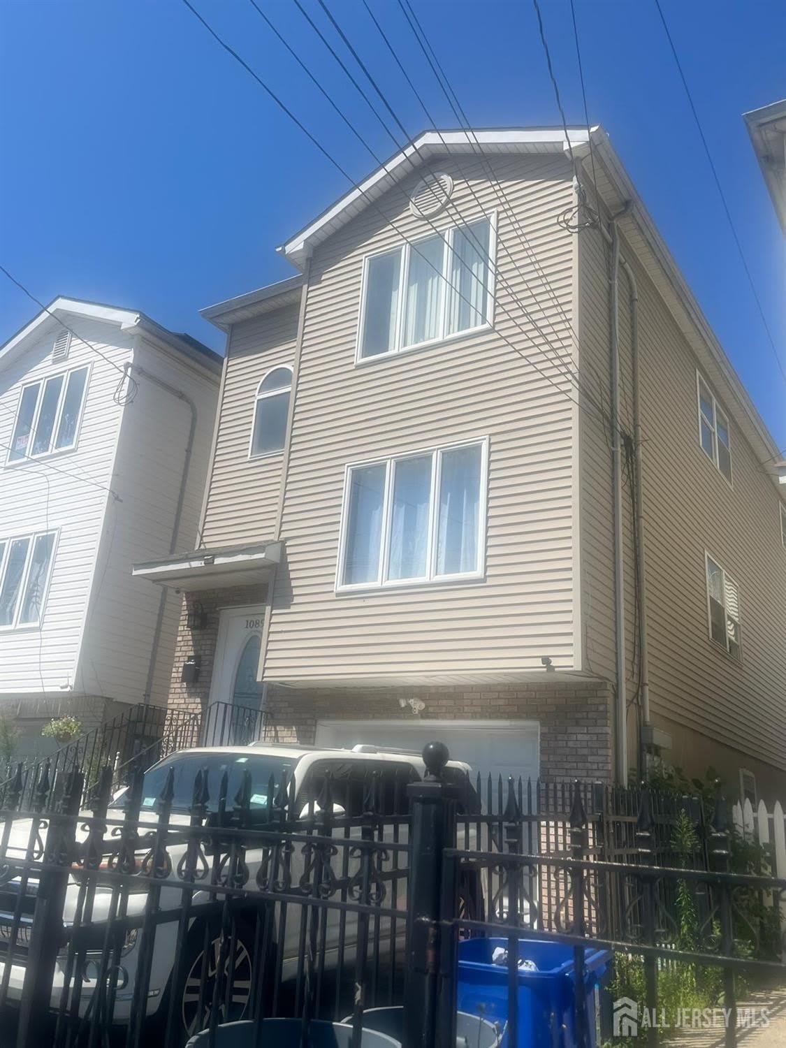1089 Magnolia Avenue – photo 2
