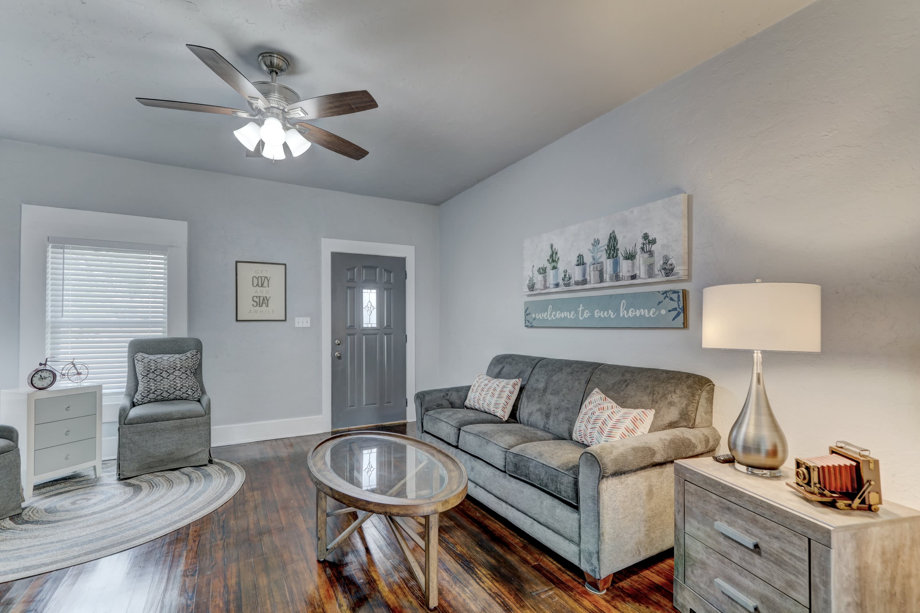 402 E 3rd St – photo 4