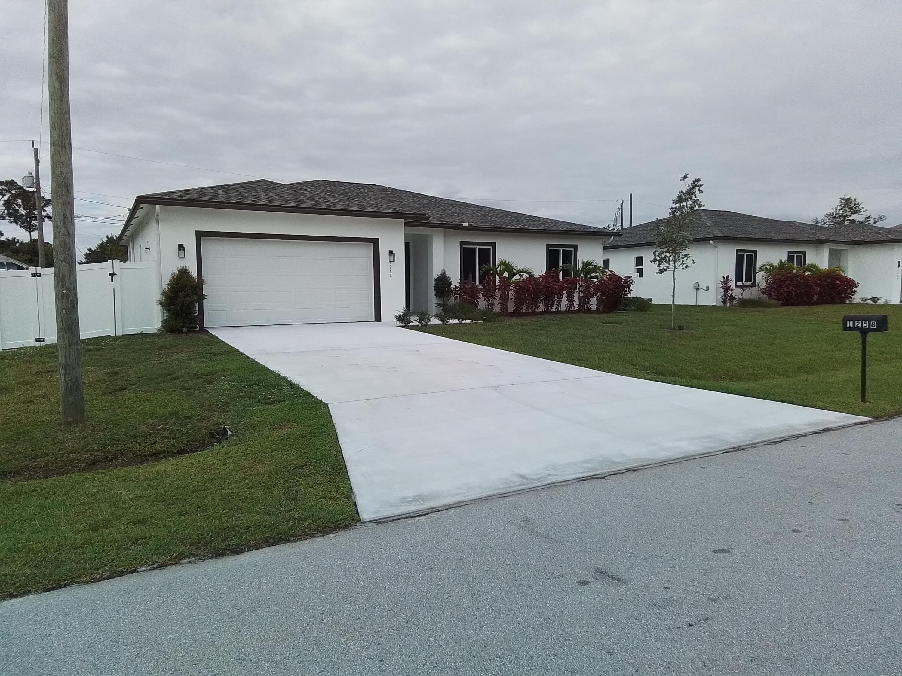 1258 SW Santiago Avenue – photo 2