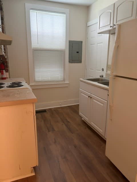 818 West 35th St. – photo 5