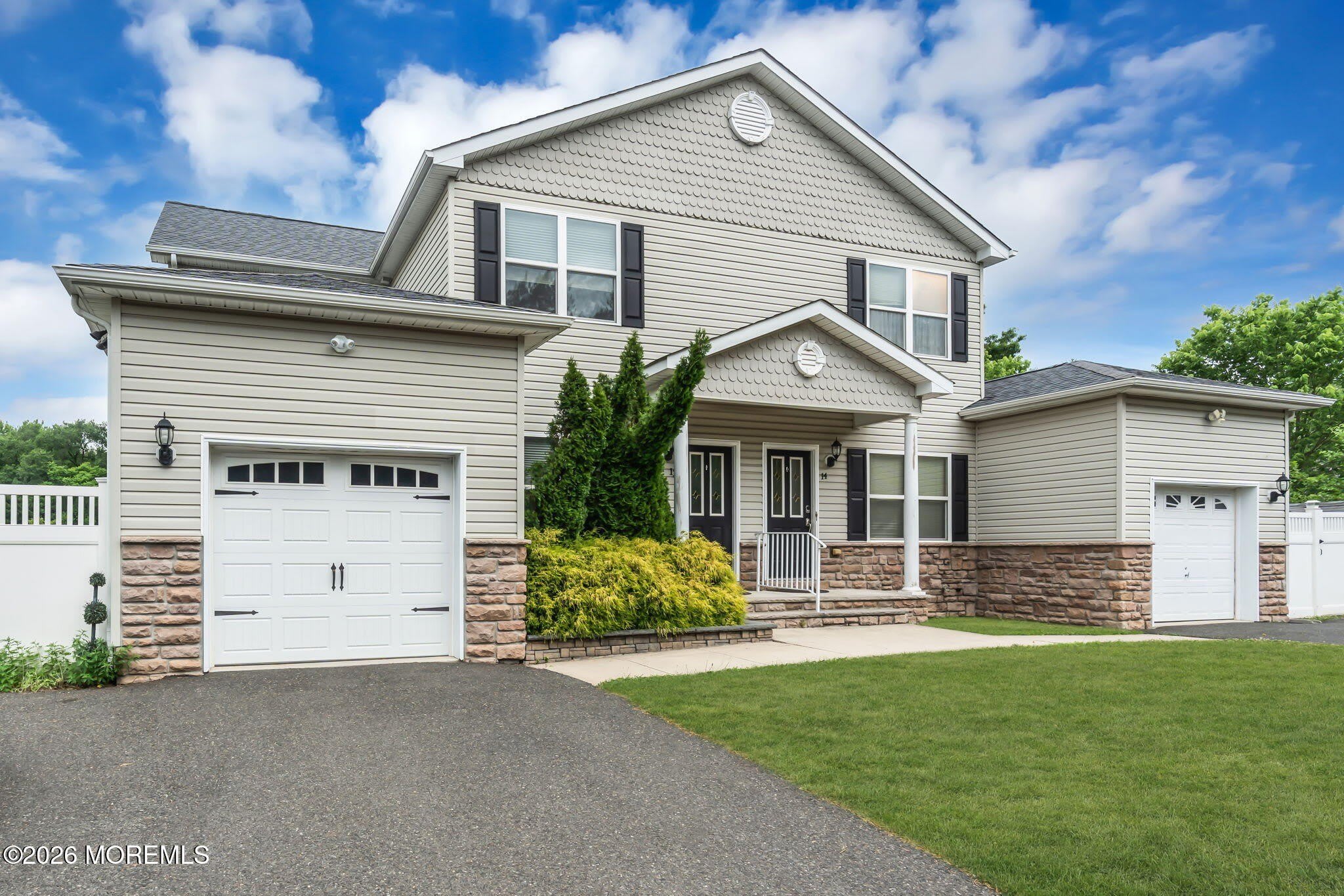 12 Sanford Street – photo 2