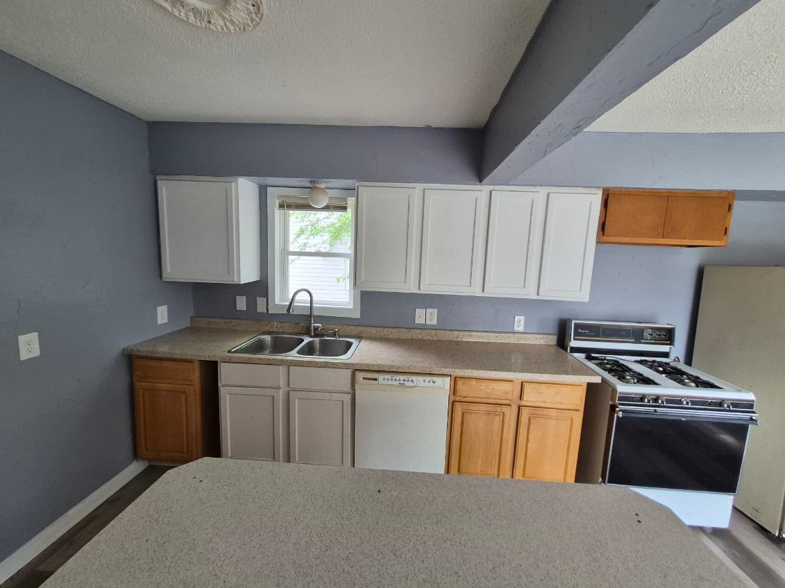 1813 Ransburg Avenue – photo 5