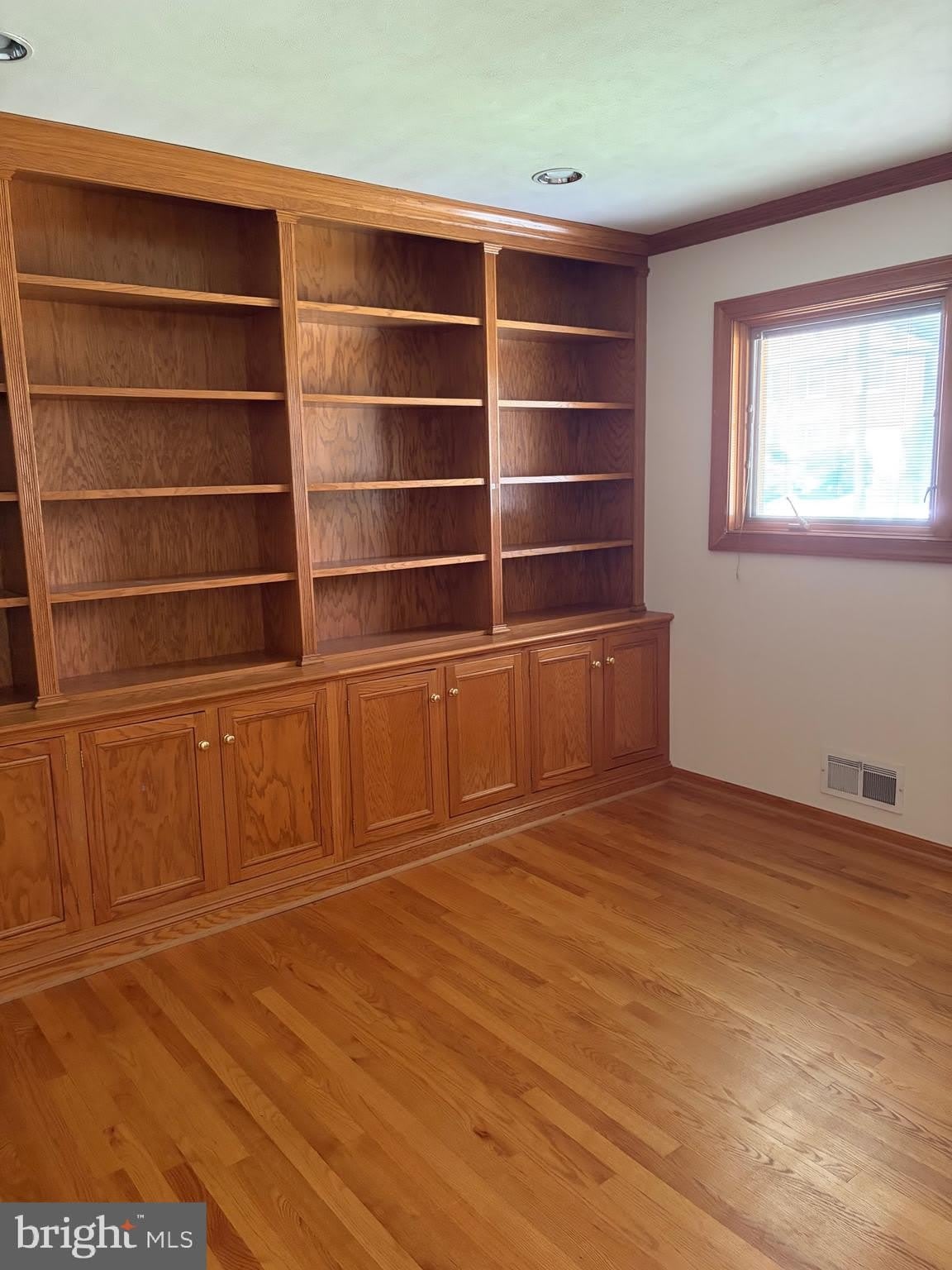 5800 PLAINVIEW Road – photo 3