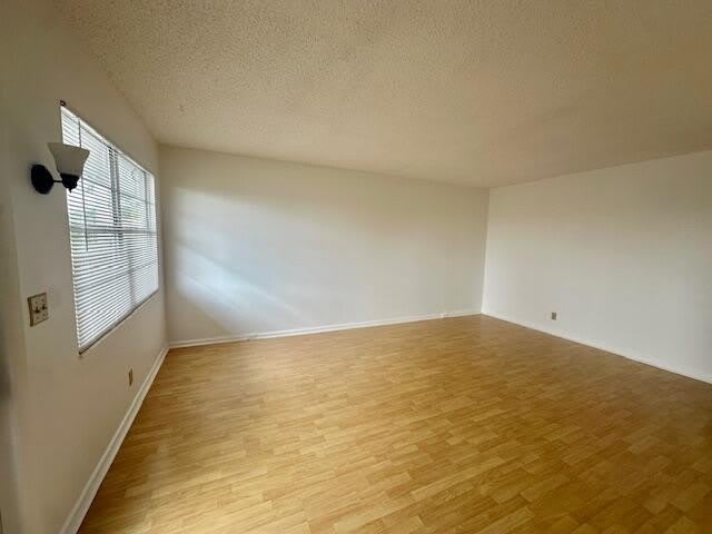3063 Ainslie D – photo 5