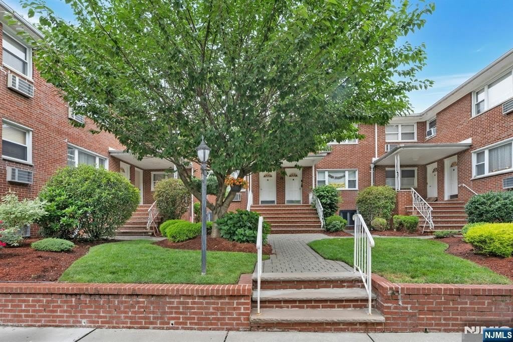 201 Oakdene Place – photo 1