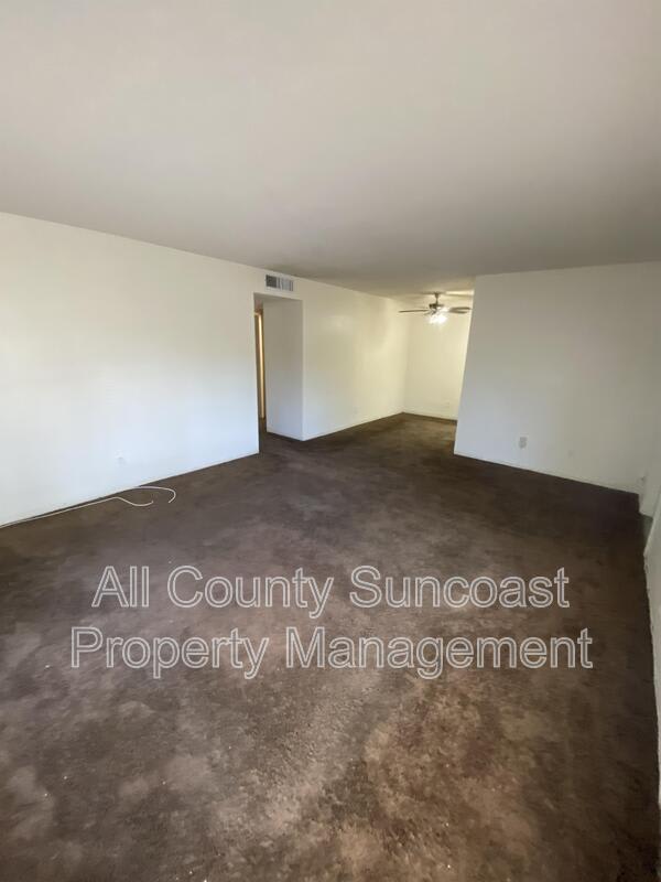 935 34th Ave N #1 – photo 3