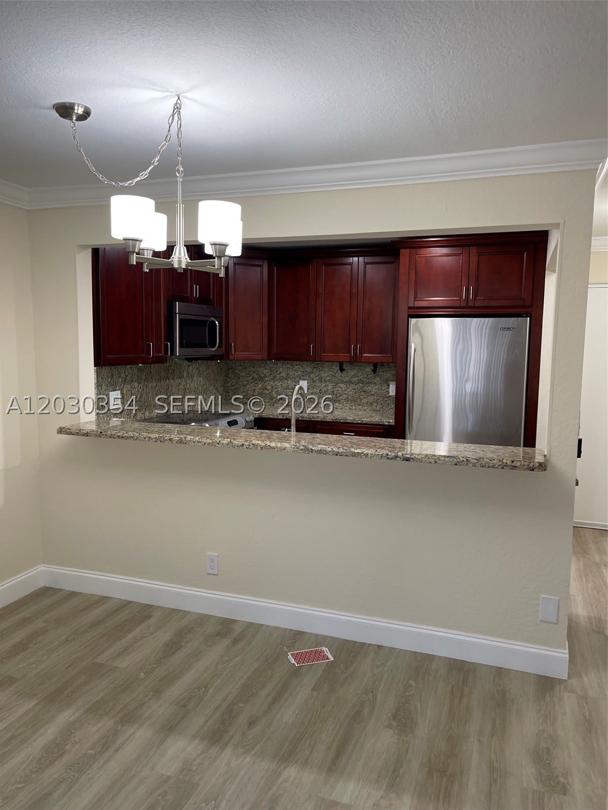 5911 NE 14th Ln – photo 2