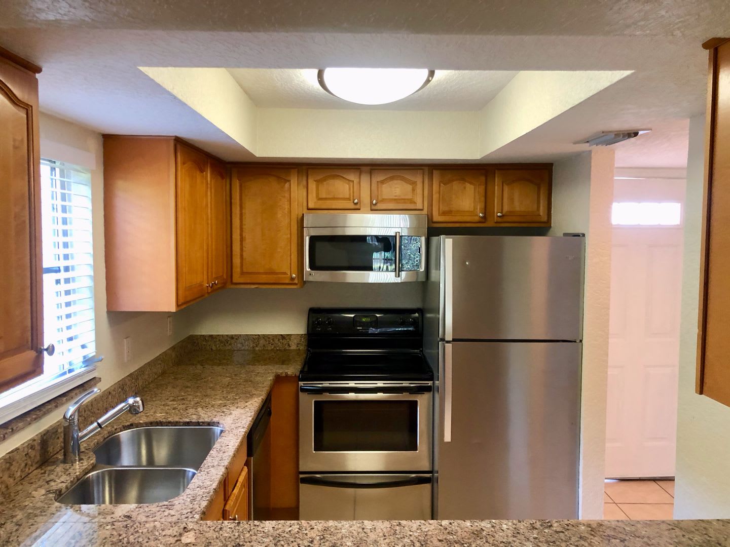 Two Bed/Two Bath Conveniently Located in Park View Condominiums, Close to Downtown Sarasota – photo 3