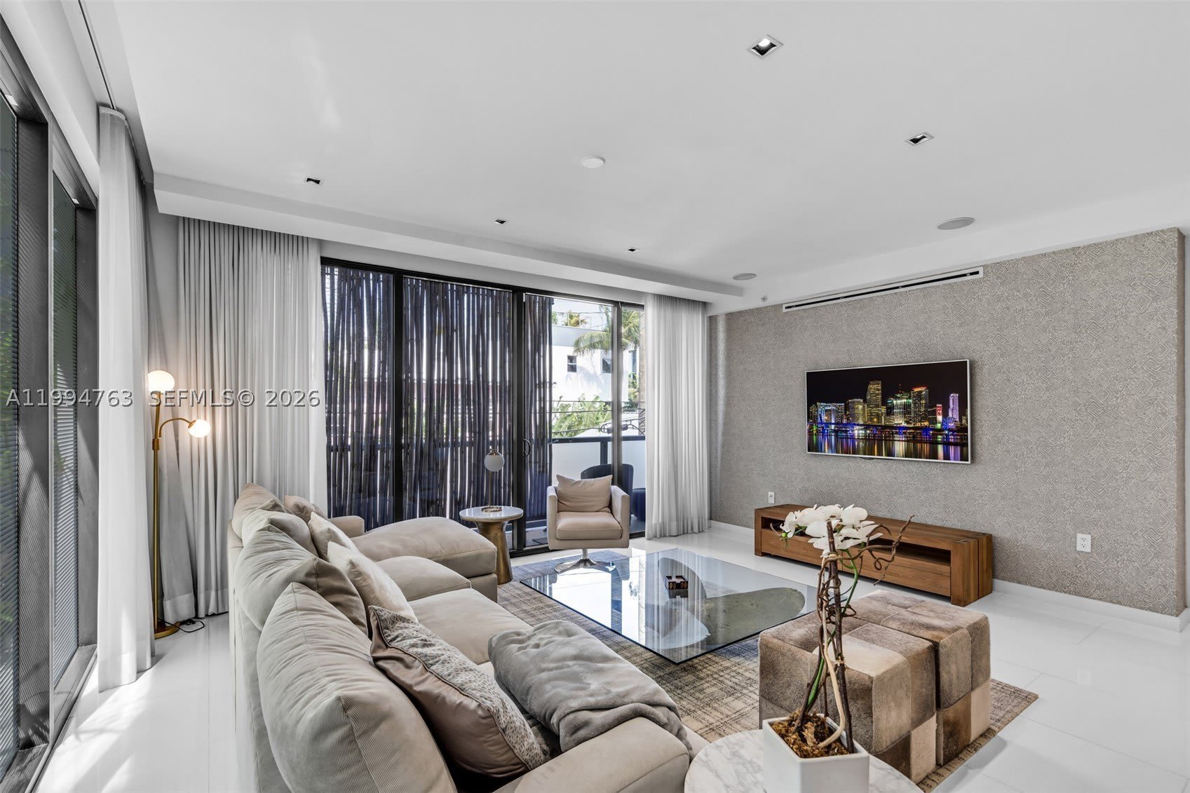 350 Meridian Ave – photo 2