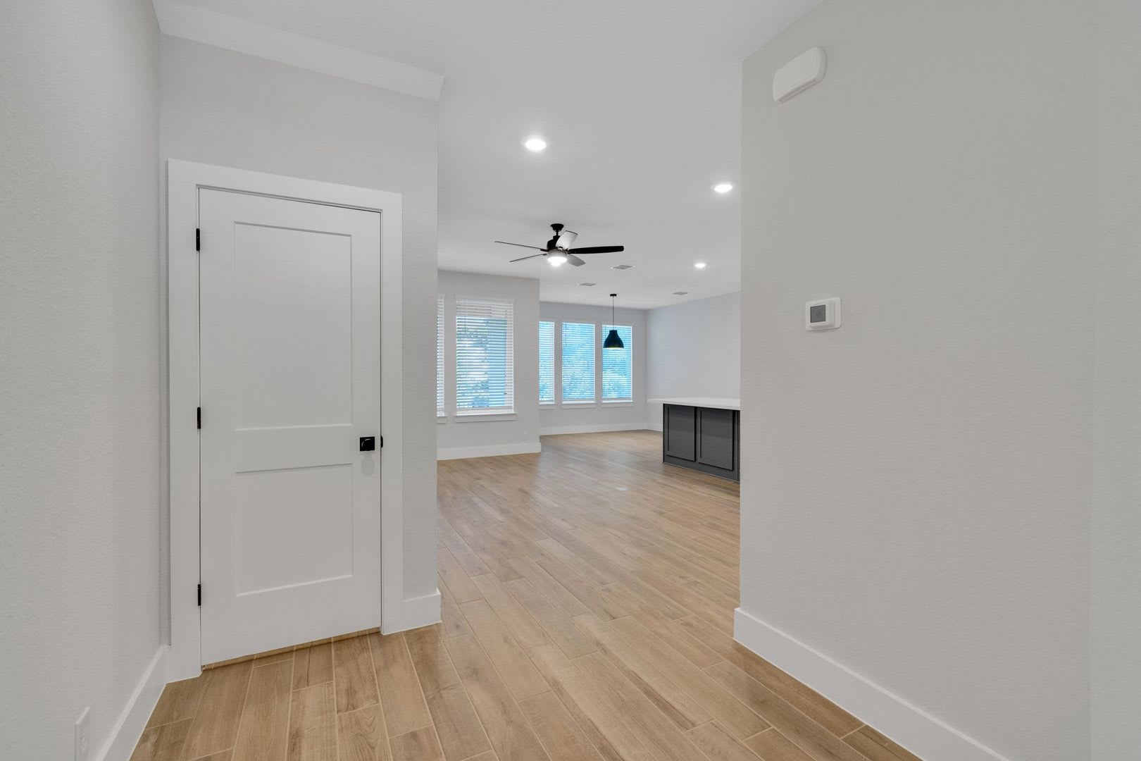 Luxury Townhome For Rent The Florence Floor Plan August Special Get 2 Weeks Free Rent When You Move In By August 31St – photo 3