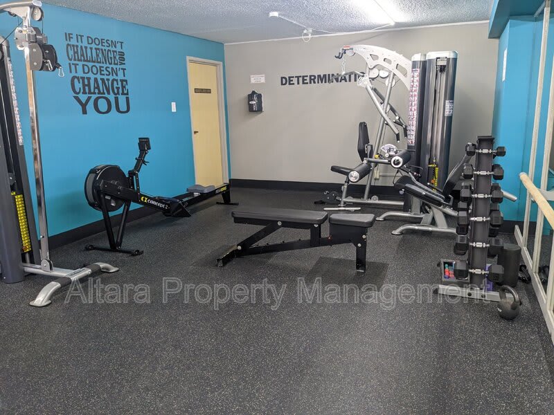 2880 S Locust St – photo 3