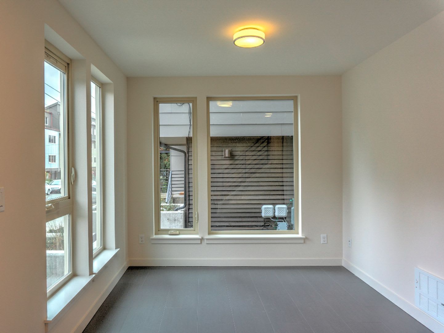 2Bd/1.75Ba Seattle Townhome – photo 3