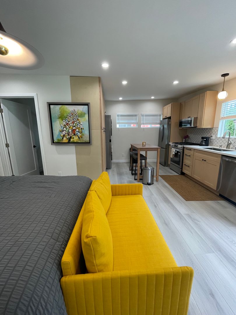 Charming Brand New Studio Adu For Rent Private Modern Living – photo 3