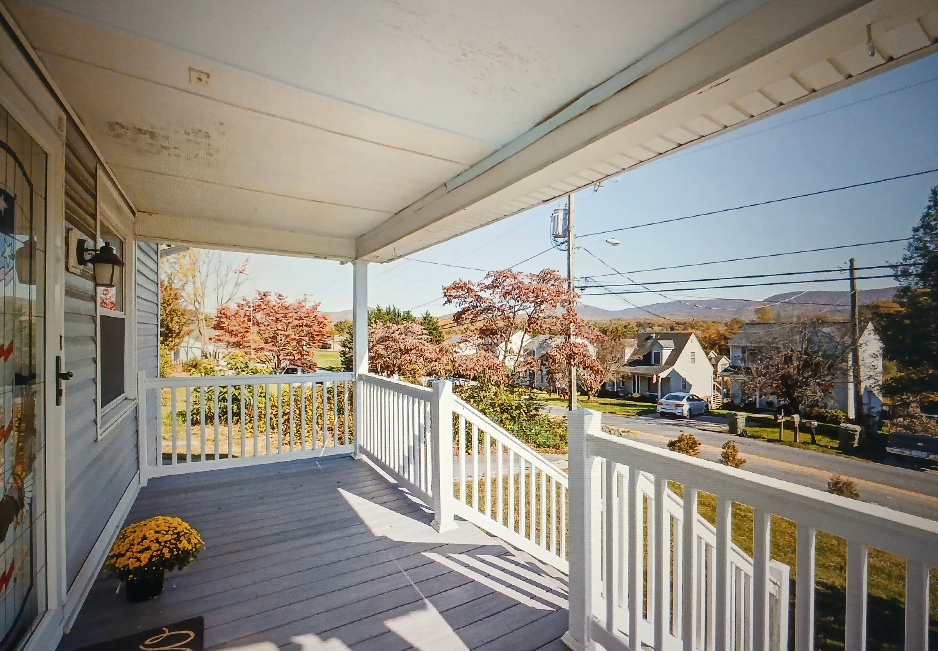 917 Sherwood Ave – photo 2