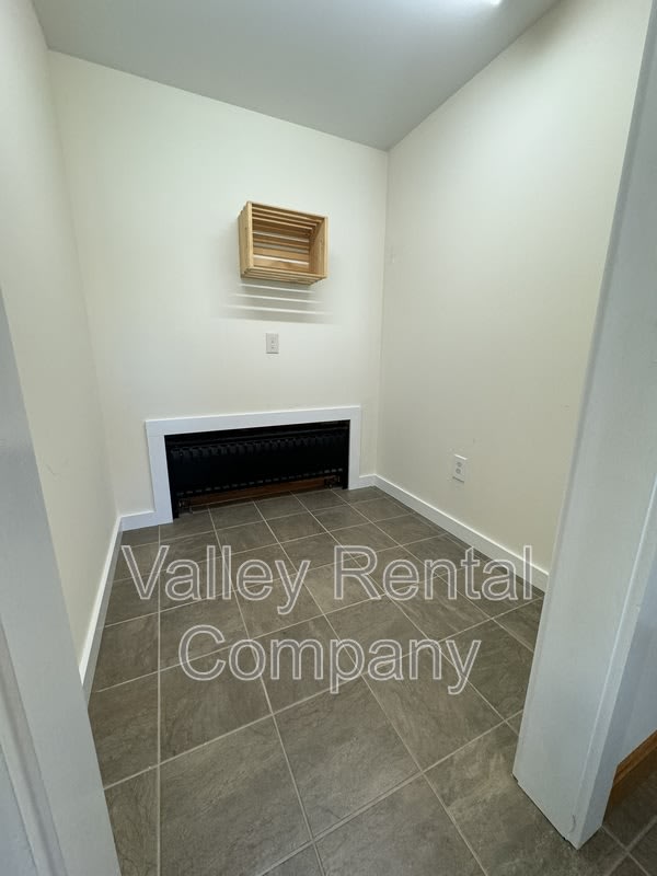 4 Lawrence Plain Road – photo 5