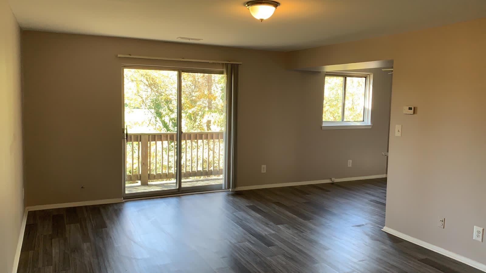 Woodlawn Village Apartments – photo 2
