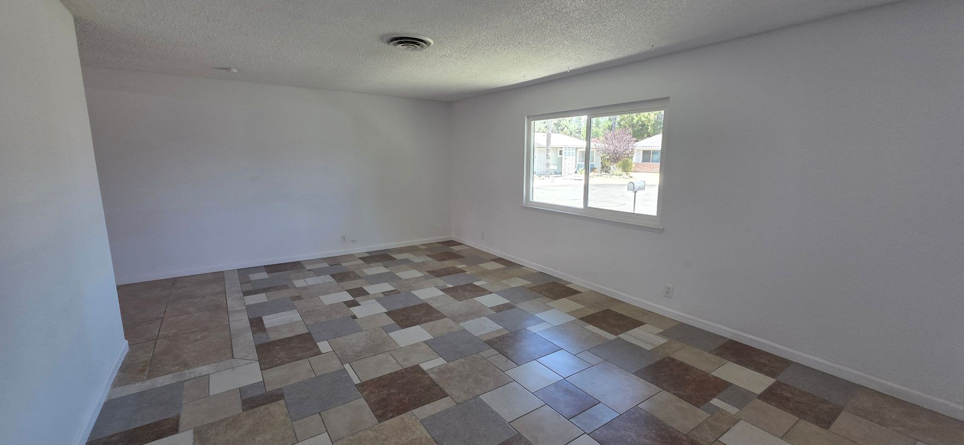 55+ Community Two Bedrooms One Bath – photo 3