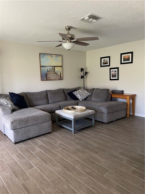 1421 THORNHILL LANE – photo 4