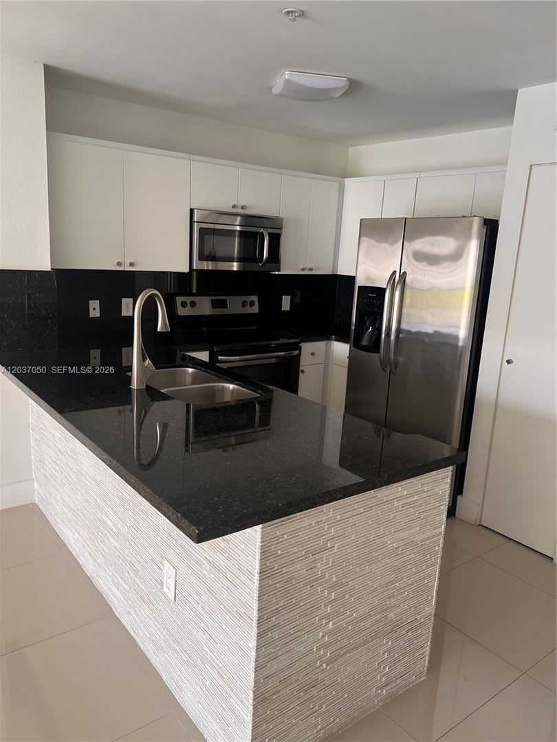 4370 NW 107th Avenue 202, Doral, FL 33178 – photo 2