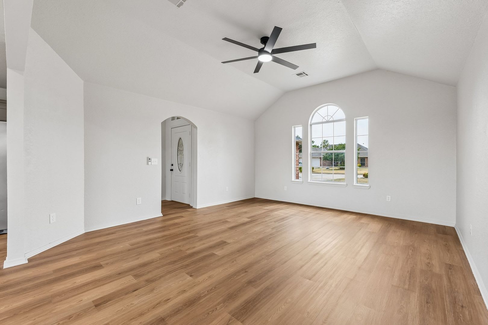 11933 NW 7th St – photo 4
