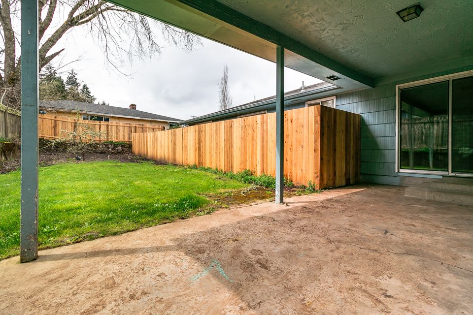 3-Bedroom, 1-Bath duplex In Eugene South Hills! – photo 3