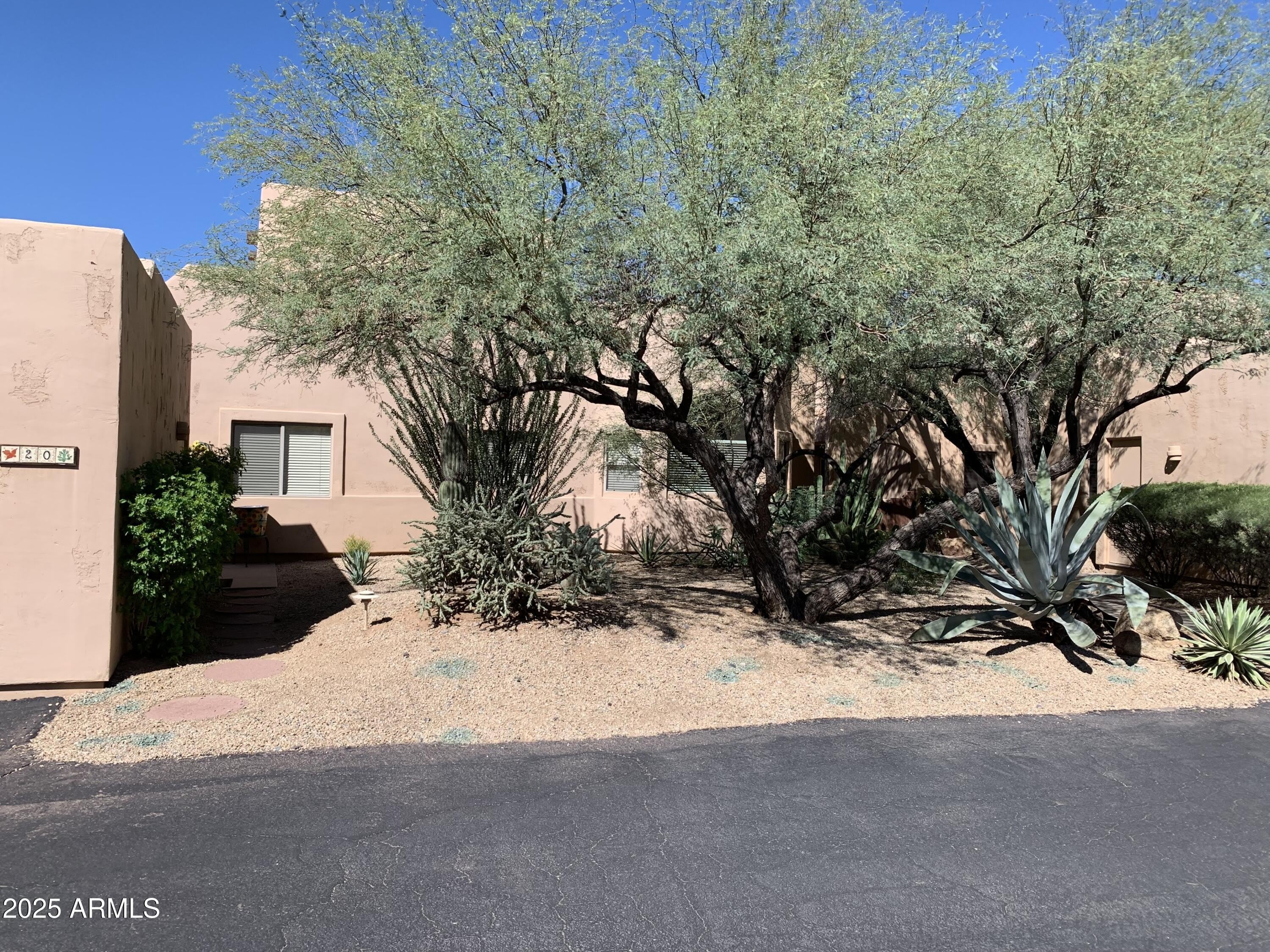 38065 N cave creek Road – photo 1