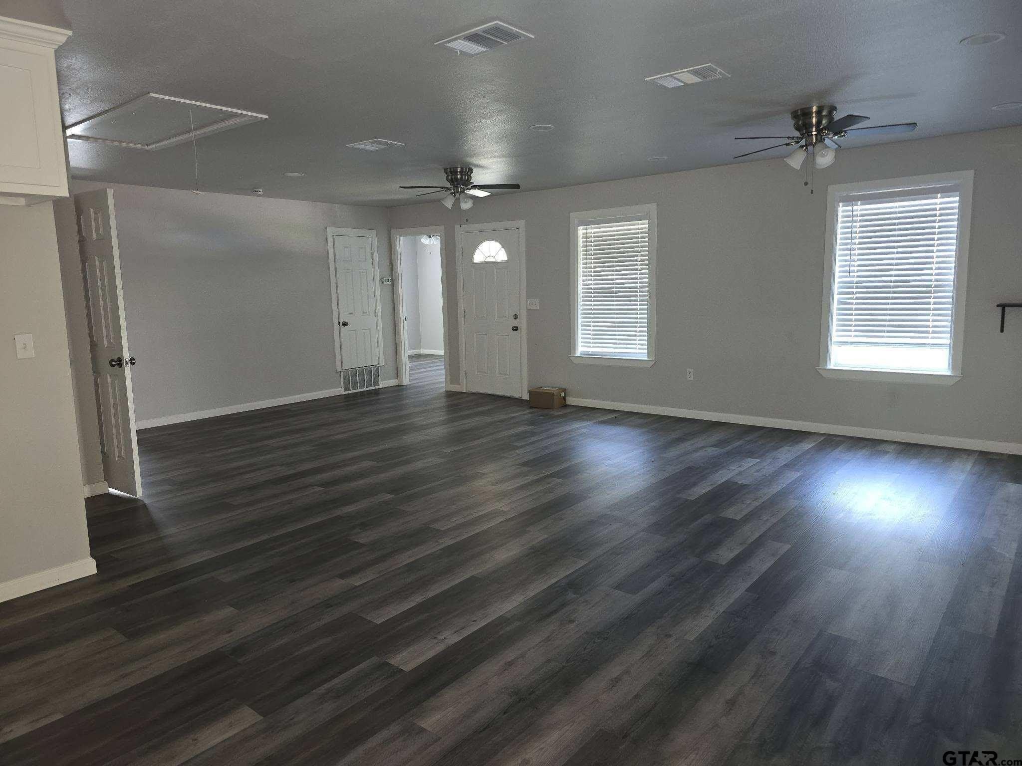 412 Lindsey Street – photo 2
