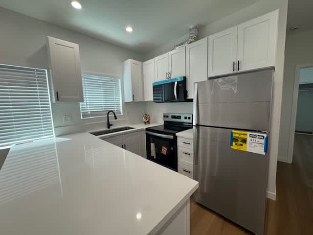 1307 W. 96th St. – photo 4