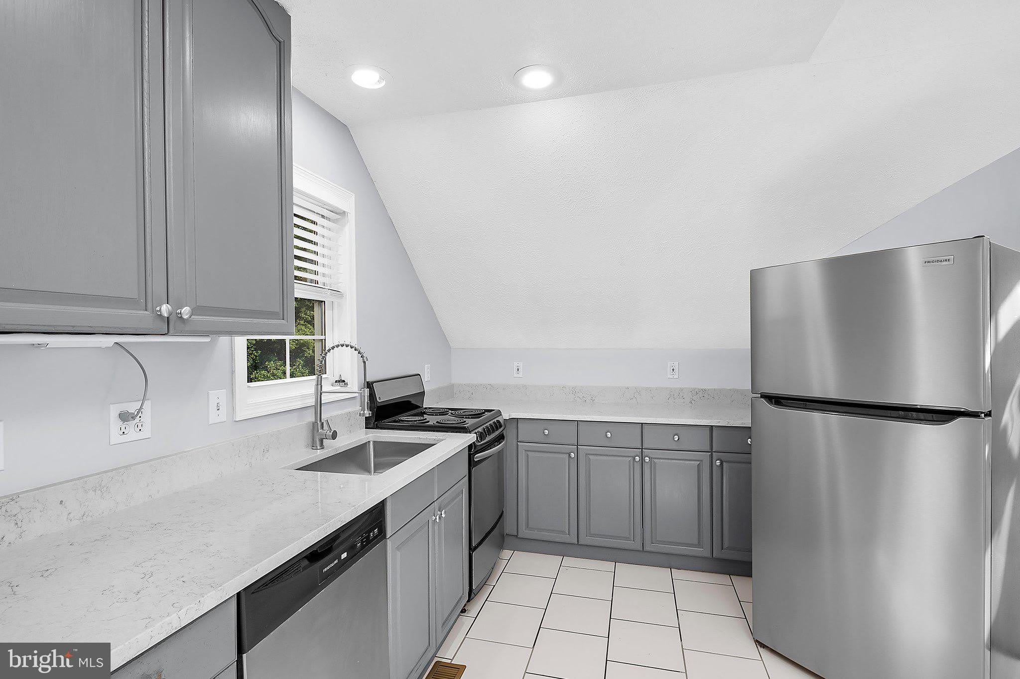 587 A Street – photo 3