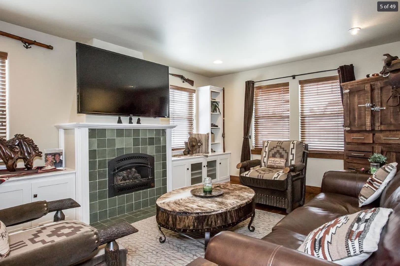 Beautiful Fully Furnished 4 Bed 3 Bath Home – photo 3