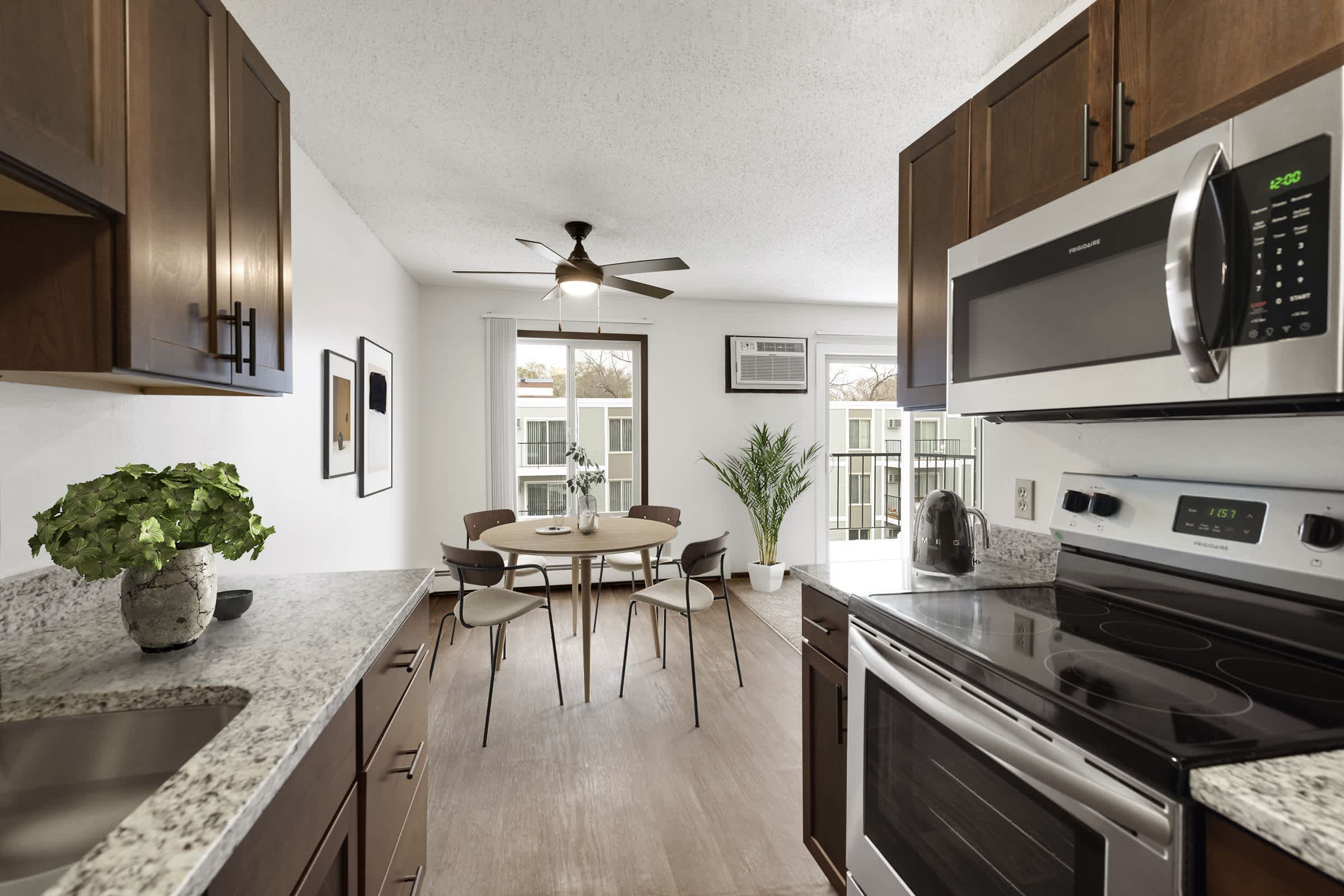 Lou Park Apartments – photo 3