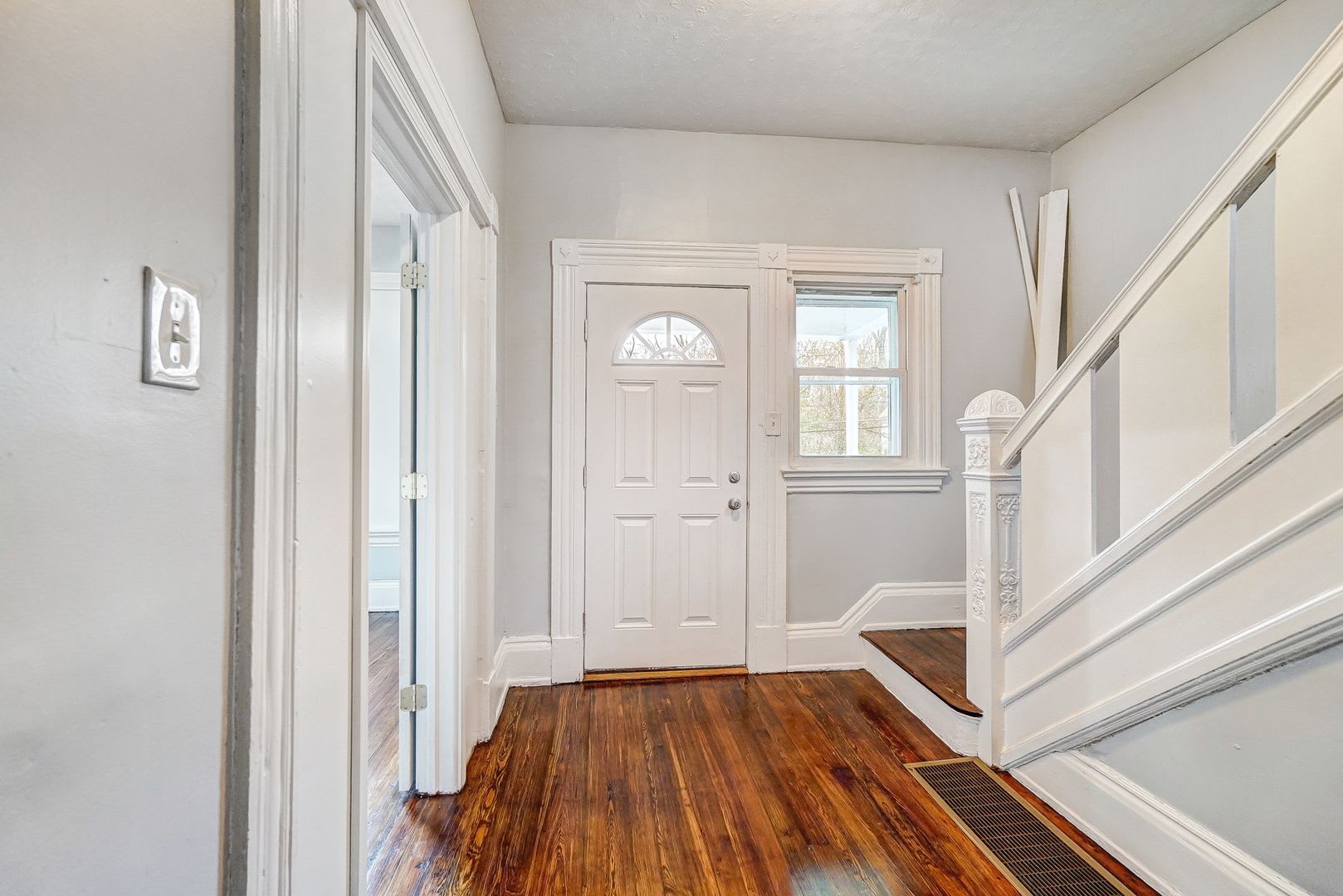5 Bedroom House in Cincinnati! LEASING SPECIAL, 50% off Security Deposit if lease signed by 09/15!! – photo 5