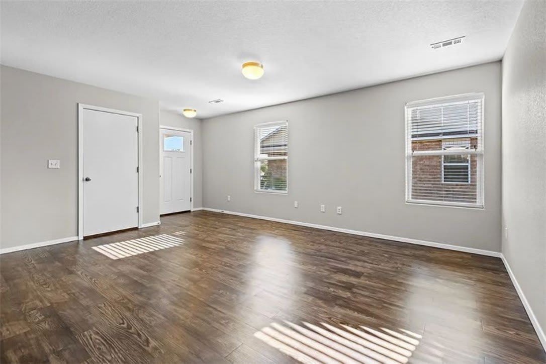 246 E Anabranch Court – photo 2