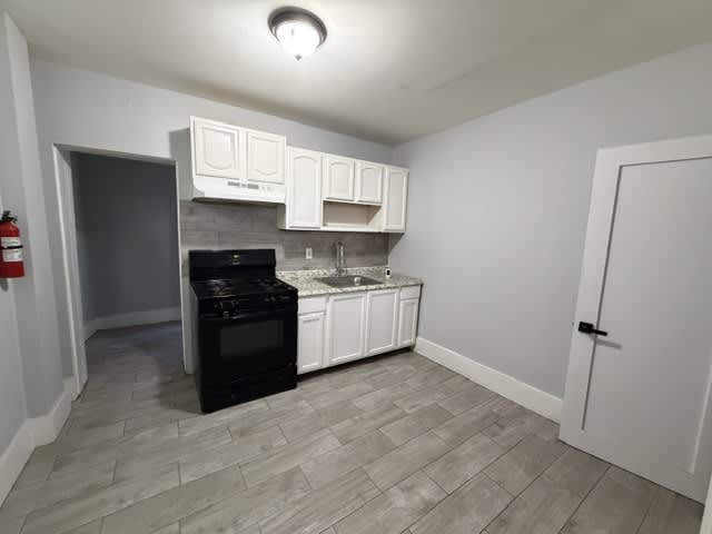 708 E Madison St – photo 5