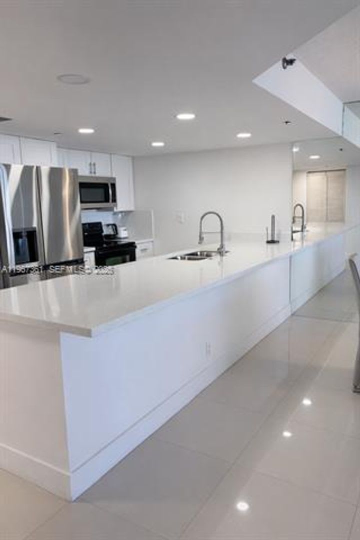 1717 N Bayshore Dr Cu A 1132 Miami Fl 33132 – photo 1